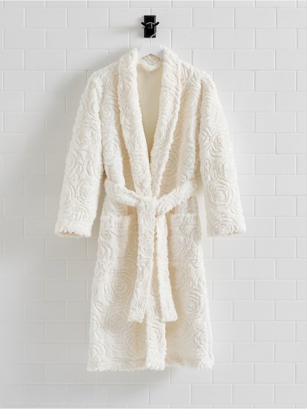 NWOT - LoveShackFancy Pottery Barn - Women’s Floral Robe in Ivory